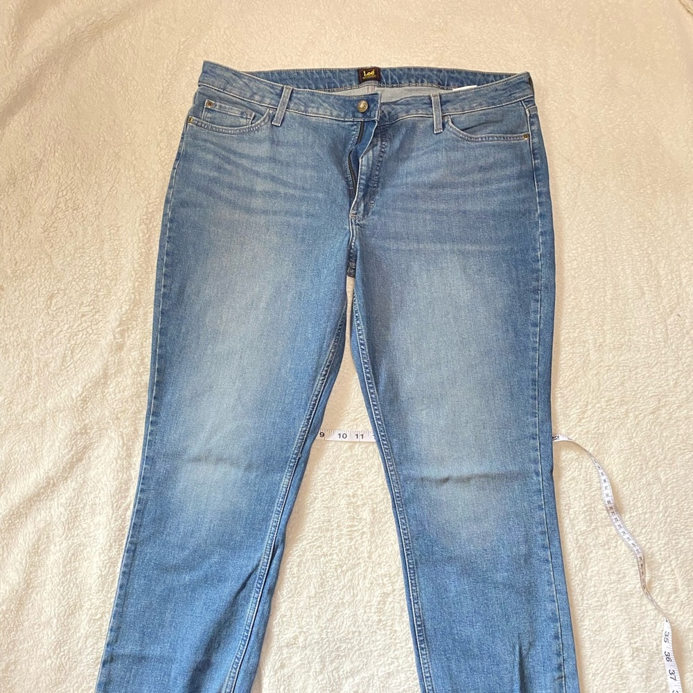 Lee Women's Light Blue Straight Leg Jeans